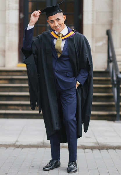 1 Hour Graduation Cap and Gown Photoshoot