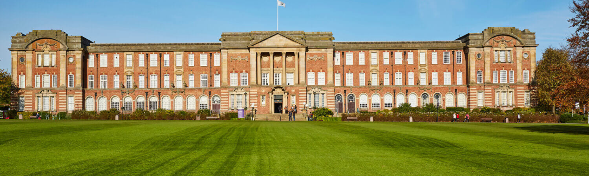 Can I use an alternative gown supplier for Leeds Beckett University?