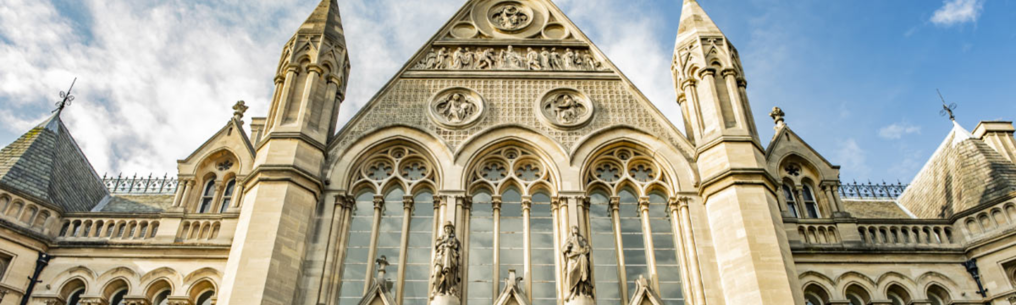 Can I use an alternative gown supplier for Nottingham Trent University?