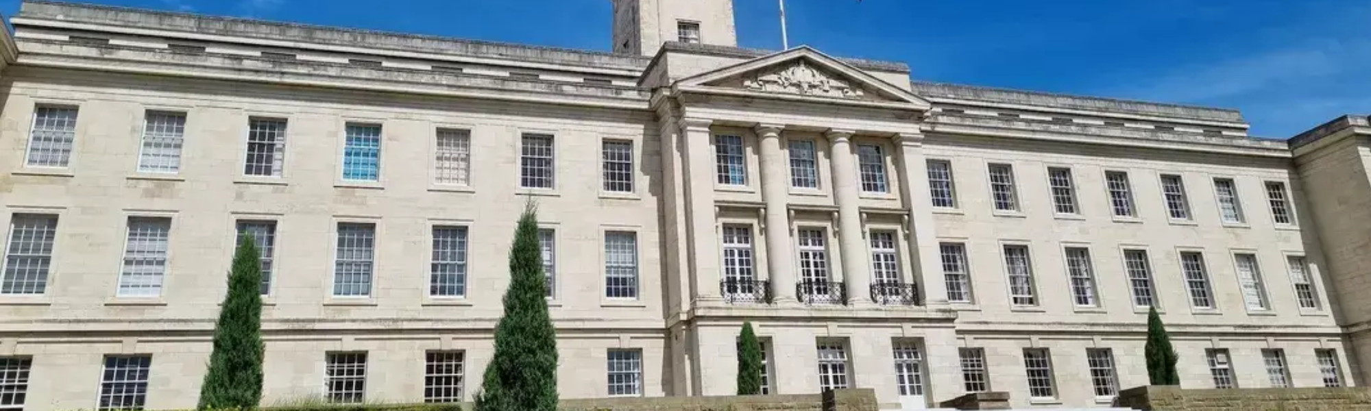 Can I use an alternative gown supplier for Nottingham University?
