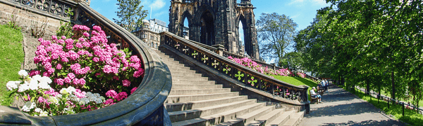 Graduation Photography in Edinburgh: How to Capture Your Big Day