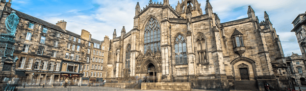 University of Edinburgh Graduation Gown Guide: Tradition Meets Ceremony