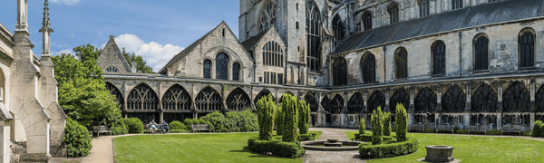 University of Gloucestershire Graduation Gown Guide