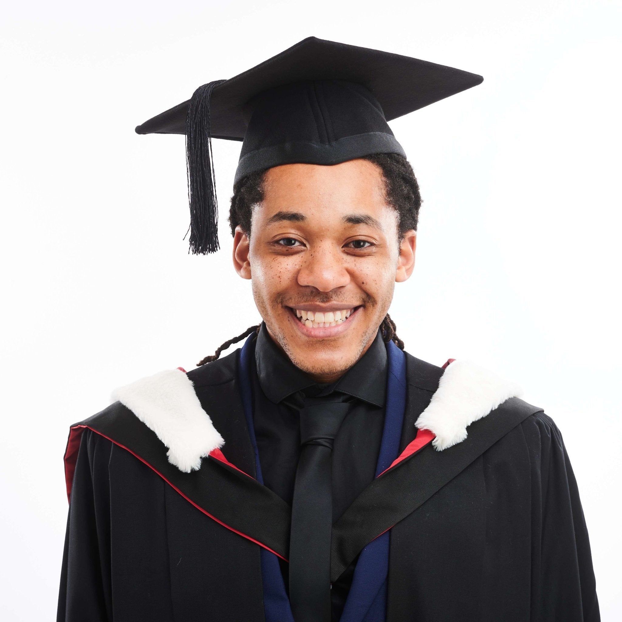 Dundee University Bachelors Graduation Set (Hire)