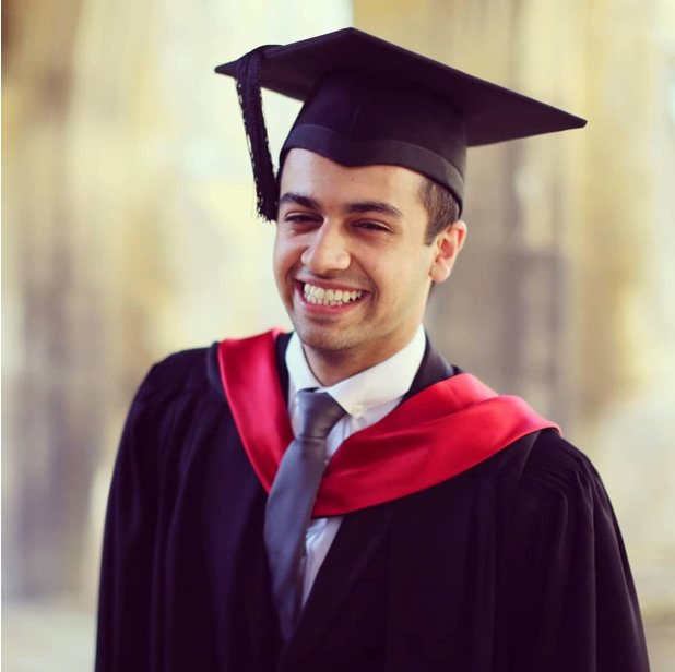 Edinburgh Napier University Bachelors Graduation Set