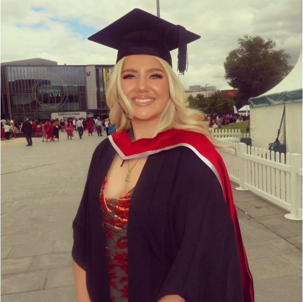 Teesside University Bachelors Graduation Set