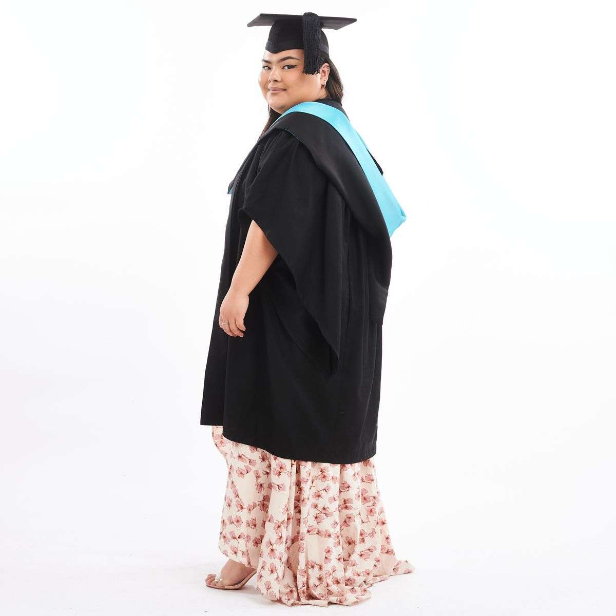 Warwick University Bachelors Graduation Set Hire Churchill Gowns